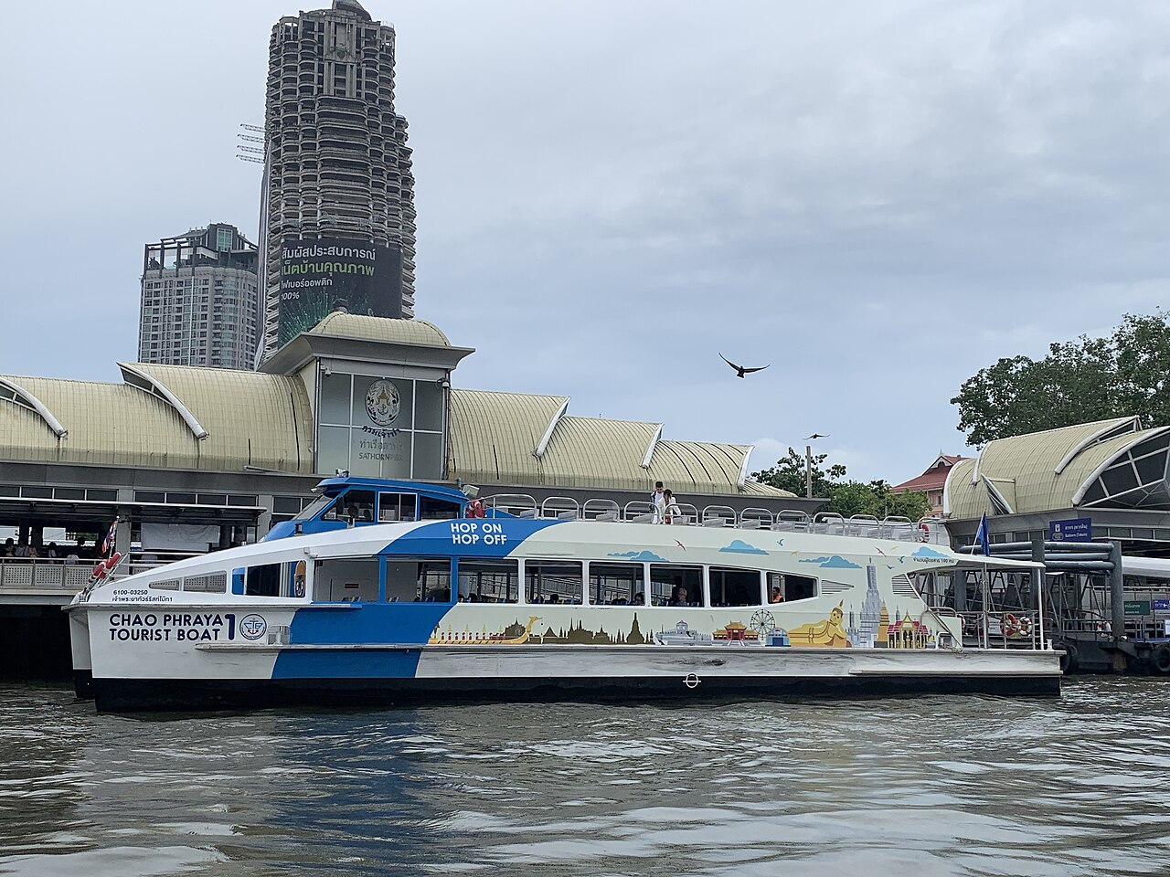 Chao Phraya Tourist Boat hop-on hop-off catamaran at Sathorn Pier Bangkok - 40 baht a ride against 20 baht on the public express boat