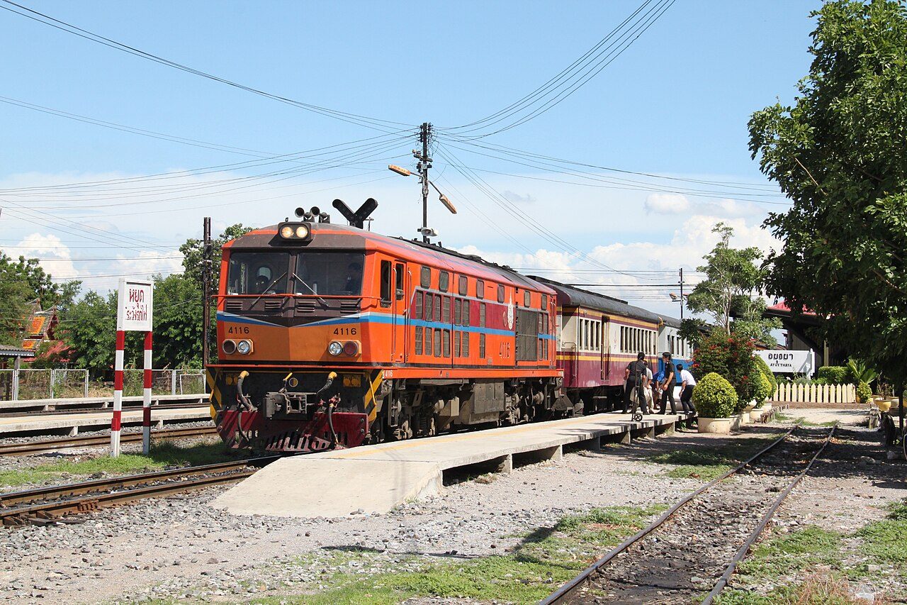 State Railway of Thailand train at Ayutthaya railway station platform - the 20-baht third class ride from Bangkok and the cheapest Thailand travel costs on the route