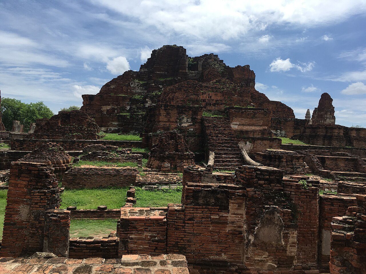 Brick ruins of Wat Mahathat in Ayutthaya Historical Park - 50 baht entry for foreigners, part of the Thailand travel costs on a Bangkok day trip